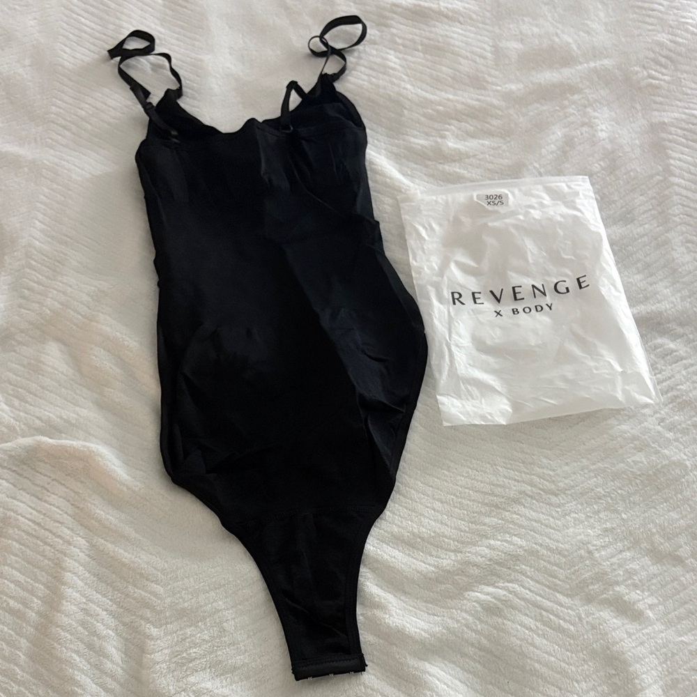 Chic Black Bodysuit XS/S